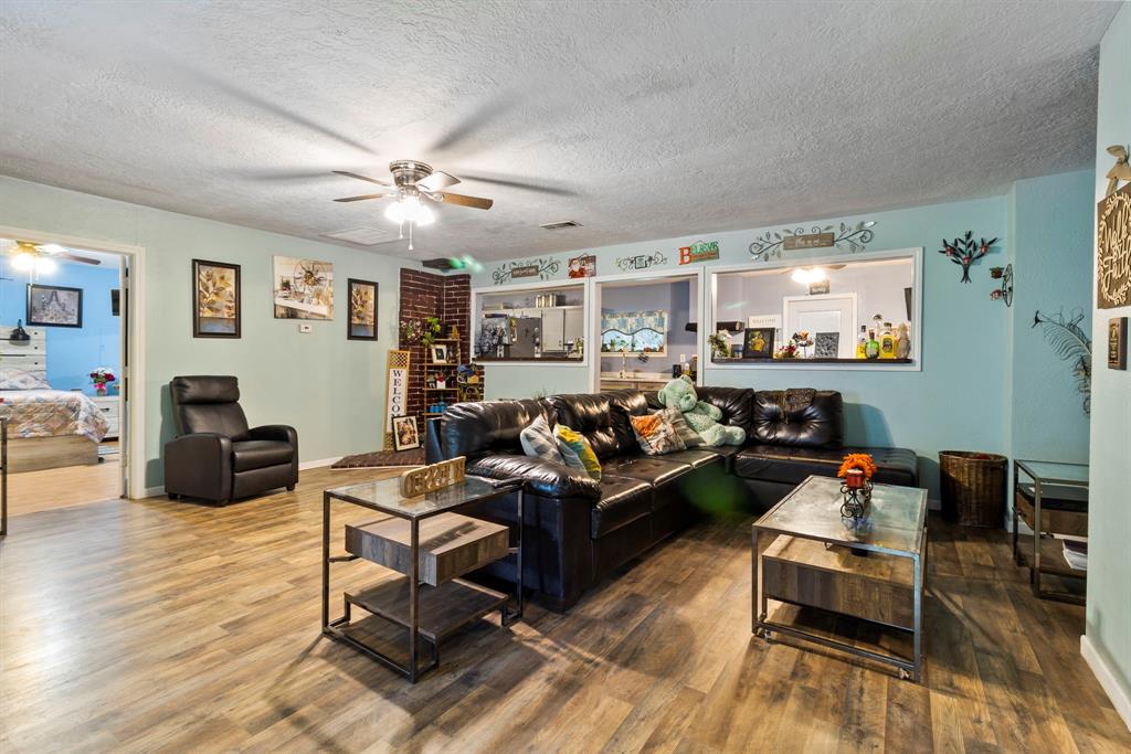 285 Tijuana, Goodrich, Texas image 2