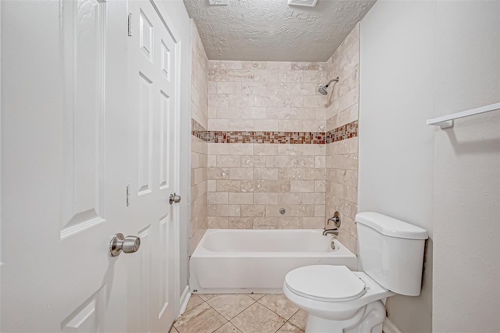 1603 Castle Creek Drive, Missouri City, Texas image 32