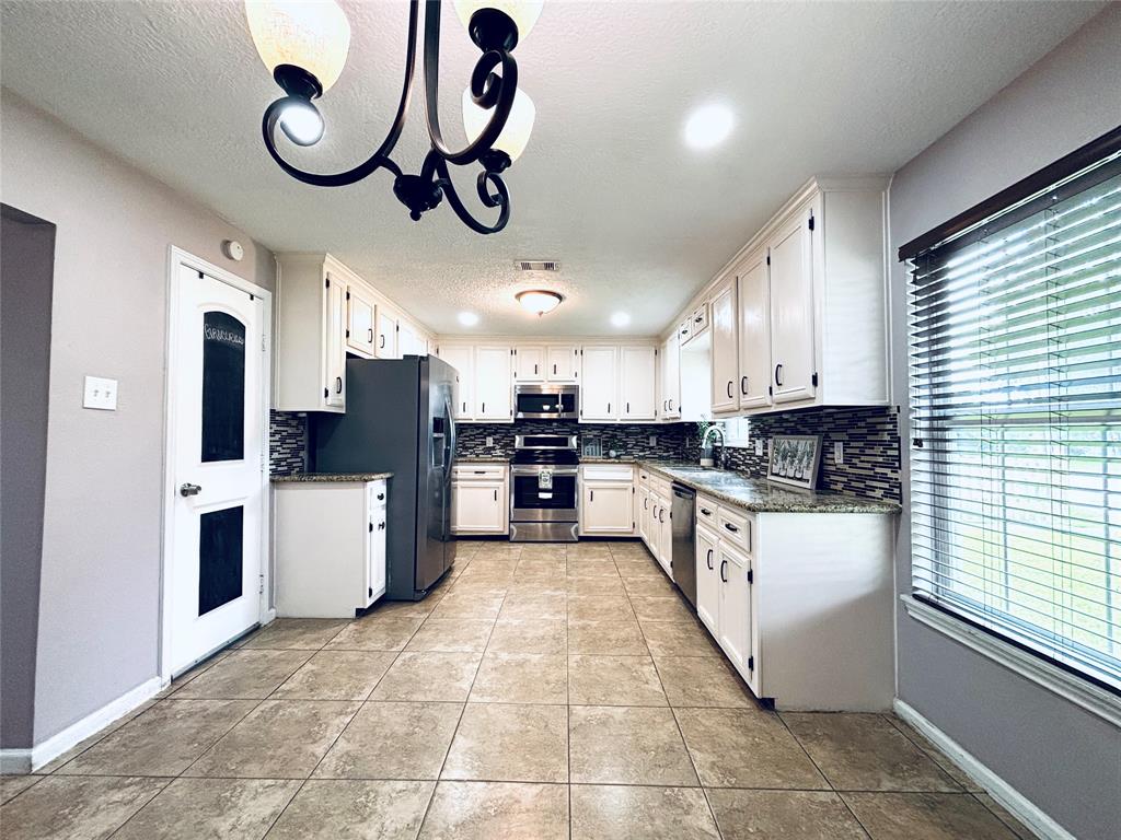 2413 Kingsdale Drive, Deer Park, Texas image 7