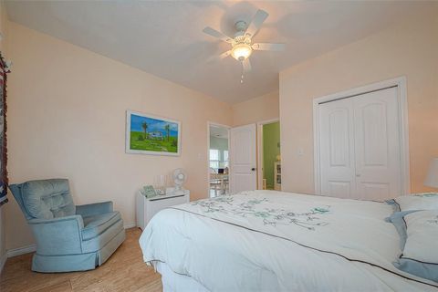 Single Family Residence in Crystal Beach TX 844 Sage Road 19.jpg