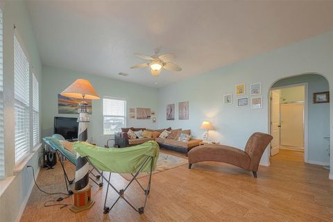 Single Family Residence in Crystal Beach TX 844 Sage Road 5.jpg