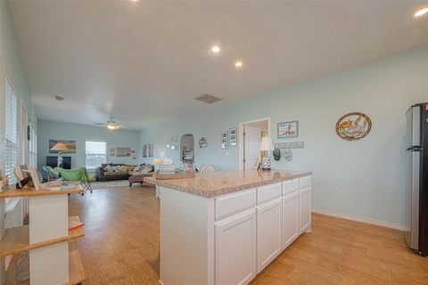 Single Family Residence in Crystal Beach TX 844 Sage Road 15.jpg