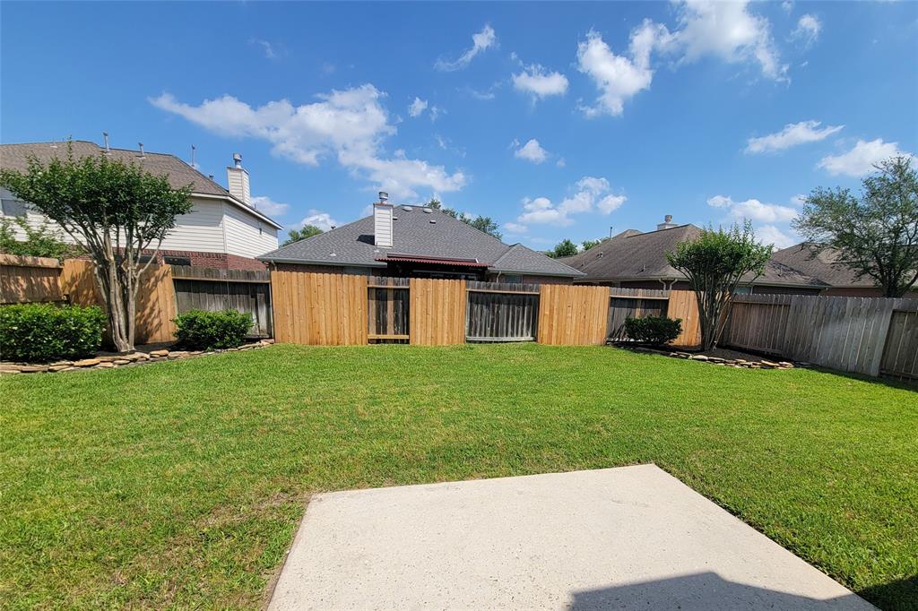 2430 Floral Ridge Drive, Spring, Texas image 15