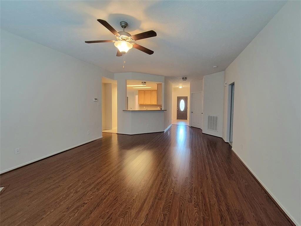 2430 Floral Ridge Drive, Spring, Texas image 3