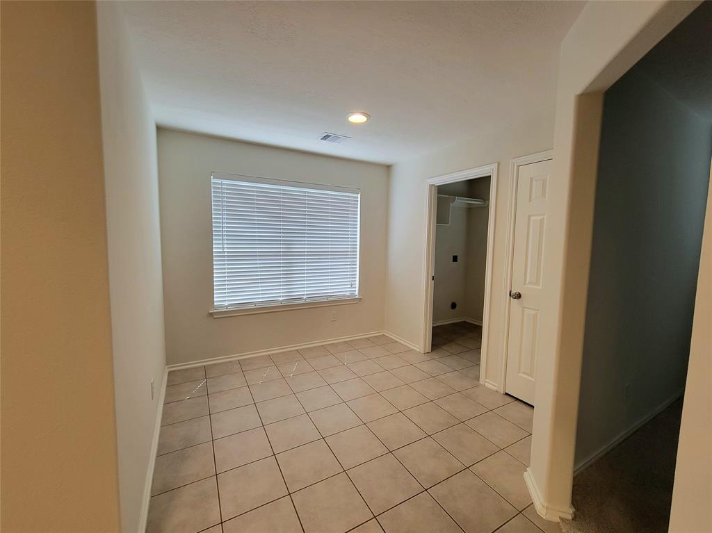2430 Floral Ridge Drive, Spring, Texas image 7