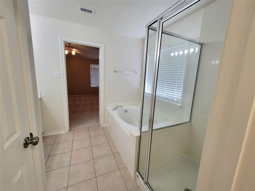 2430 Floral Ridge Drive, Spring, Texas image 11
