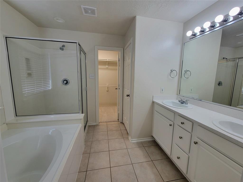 2430 Floral Ridge Drive, Spring, Texas image 9