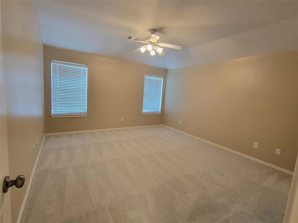 2430 Floral Ridge Drive, Spring, Texas image 8