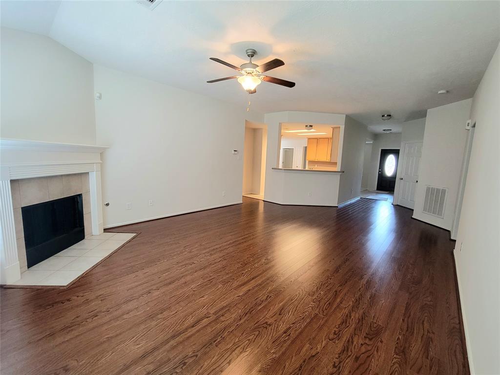 2430 Floral Ridge Drive, Spring, Texas image 2