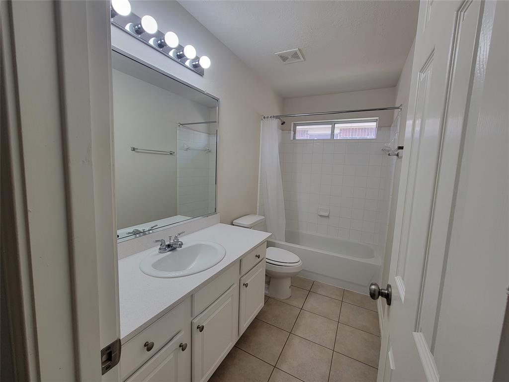 2430 Floral Ridge Drive, Spring, Texas image 13
