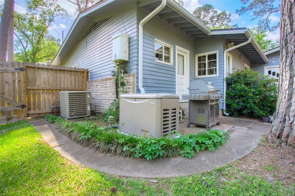2126 Avenue P, Huntsville, Texas image 34