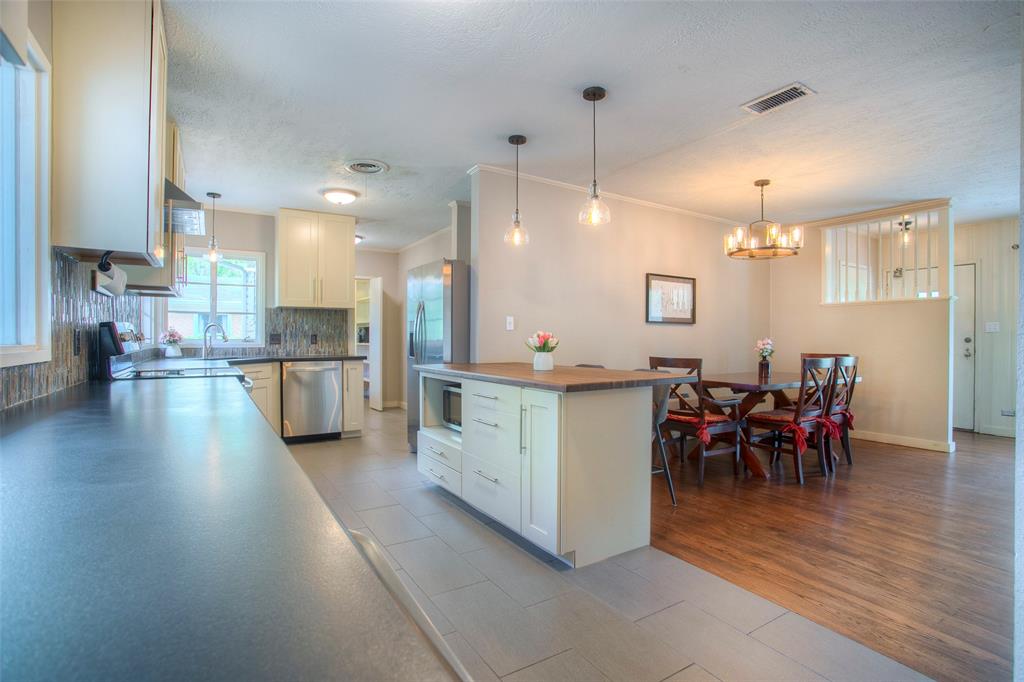 2126 Avenue P, Huntsville, Texas image 8