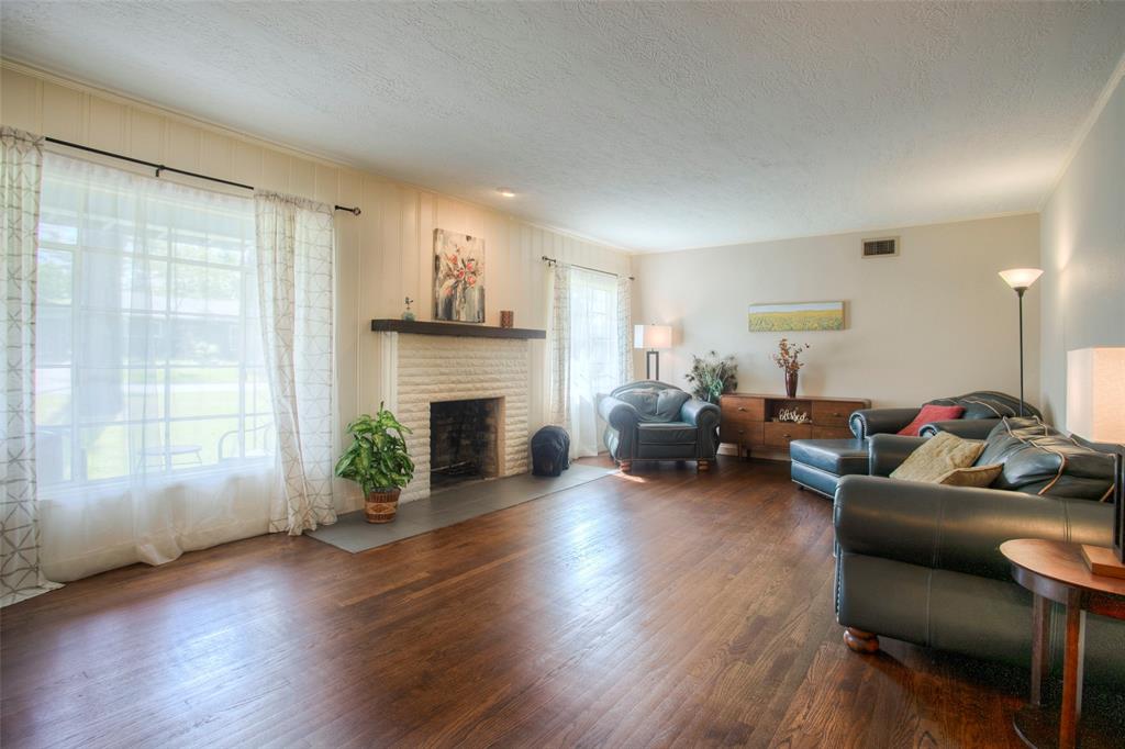 2126 Avenue P, Huntsville, Texas image 4