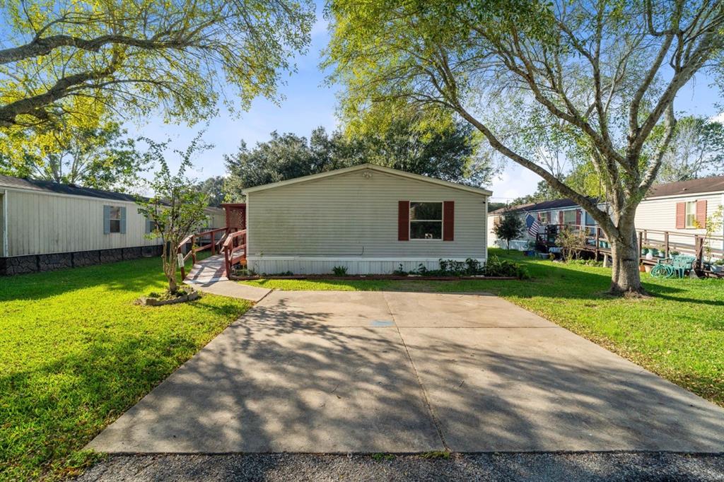 1906 Austin Street, Rosenberg, Texas image 3