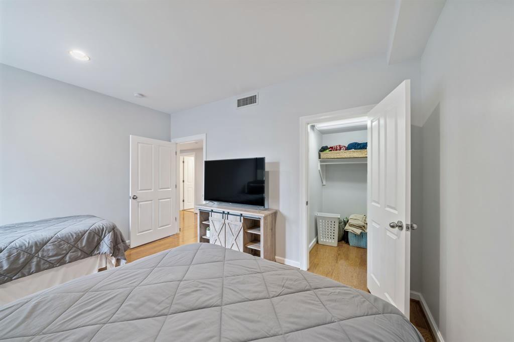 914 Main Street #2204, Houston, Texas image 25