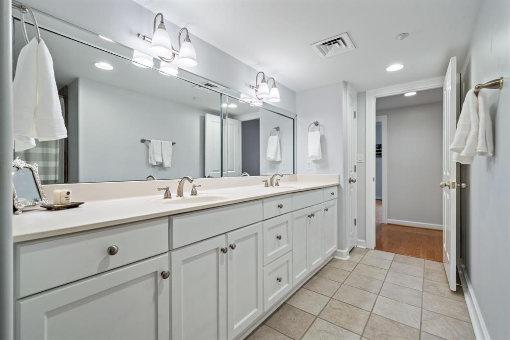 914 Main Street #2204, Houston, Texas image 26