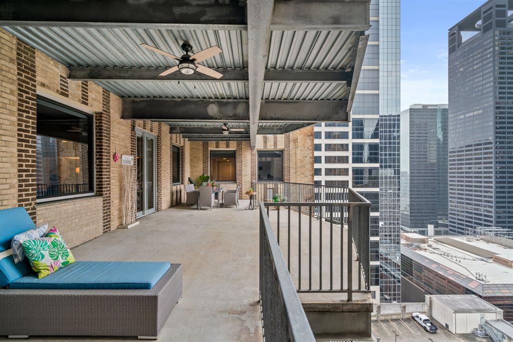 914 Main Street #2204, Houston, Texas image 31