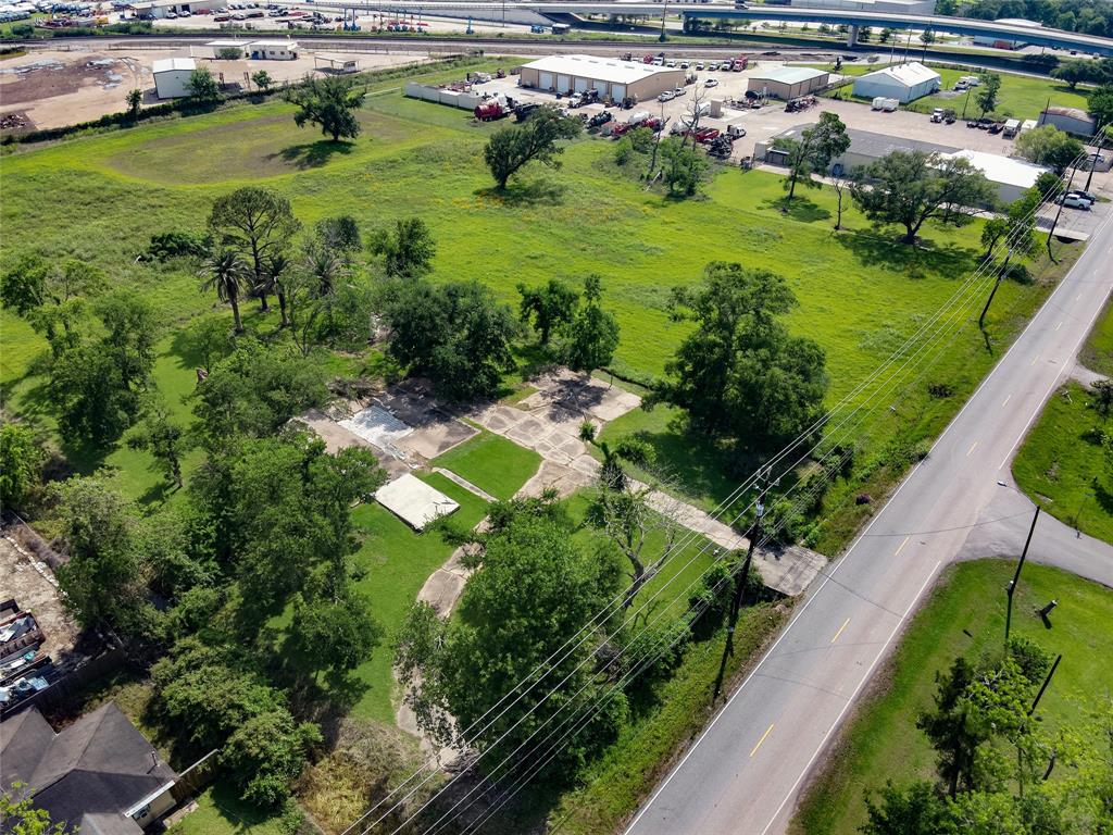1001 Wilson Road, Clute, Texas image 10