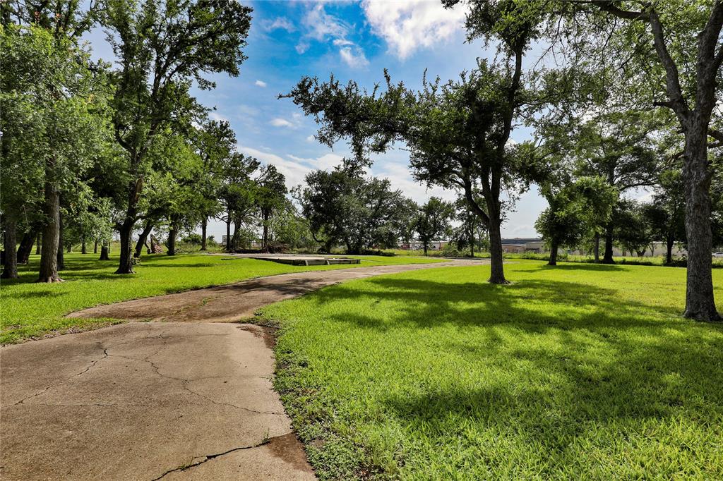 1001 Wilson Road, Clute, Texas image 5