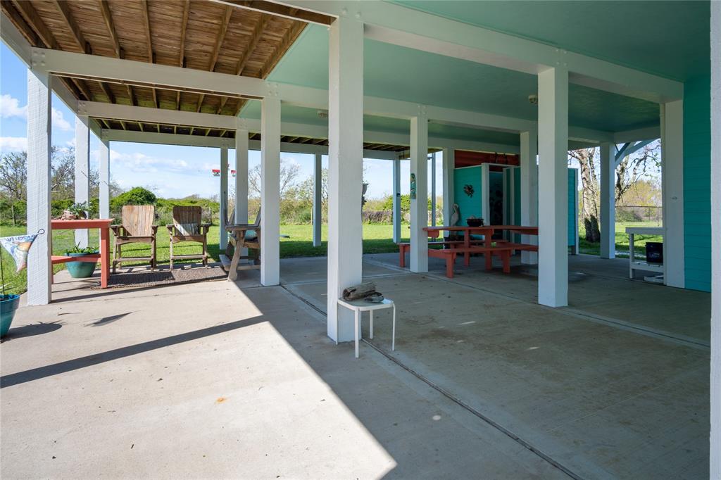 901 Helen Boulevard, Crystal Beach, Texas image 2