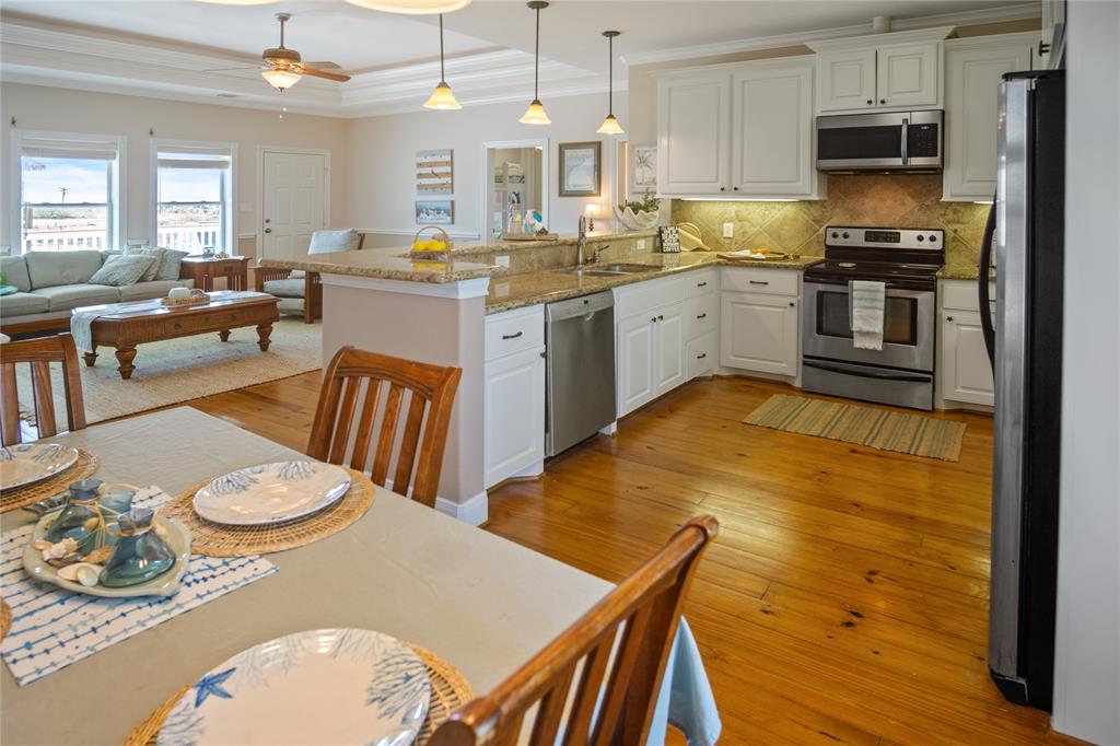 901 Helen Boulevard, Crystal Beach, Texas image 22