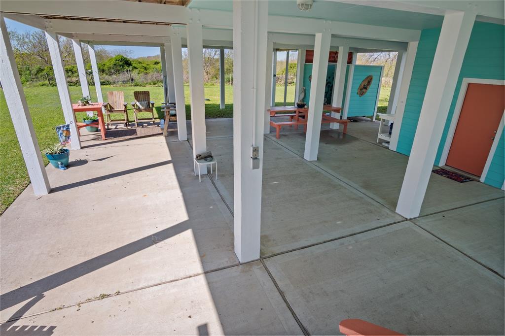 901 Helen Boulevard, Crystal Beach, Texas image 9