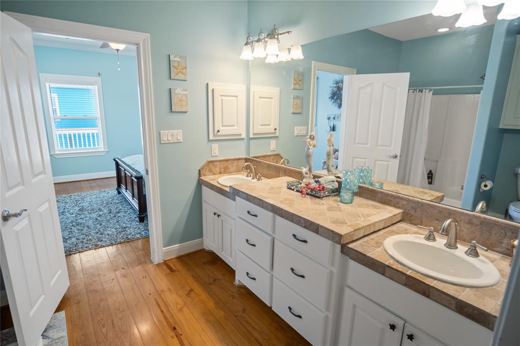 901 Helen Boulevard, Crystal Beach, Texas image 30
