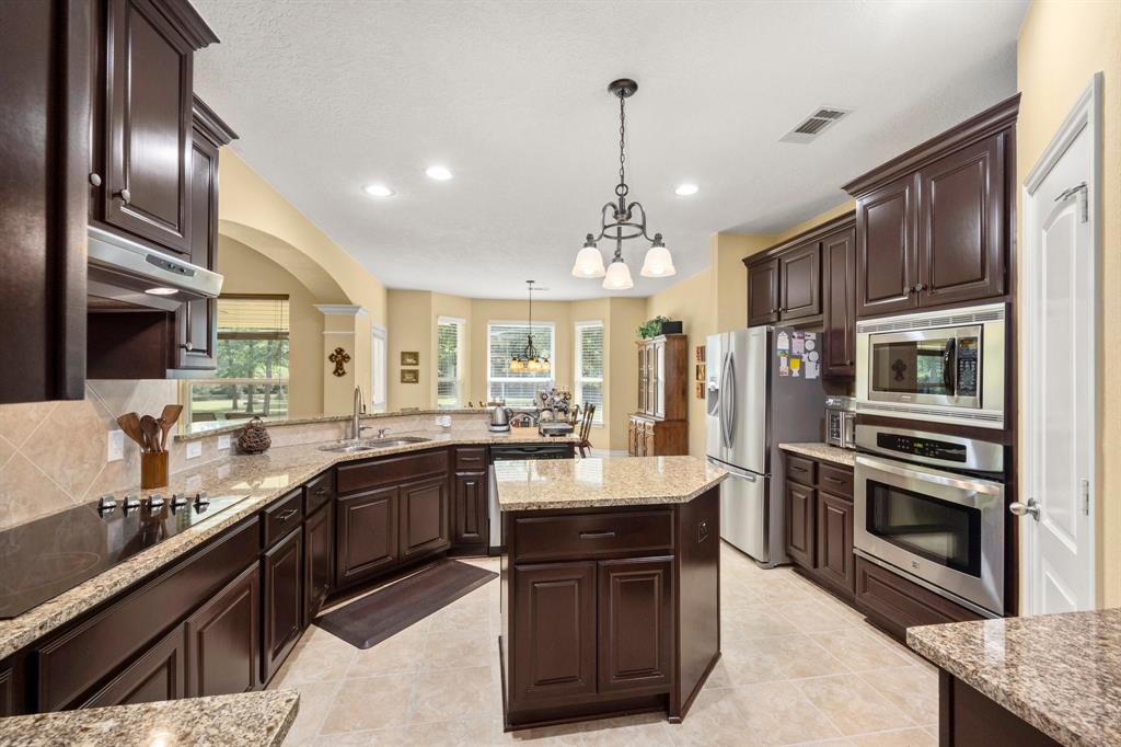 34102 Century Oaks Court, Magnolia, Texas image 10
