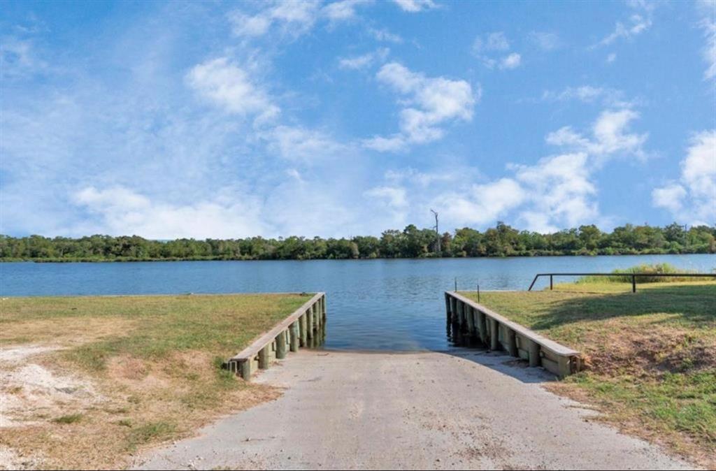 000 W Wallisville Road