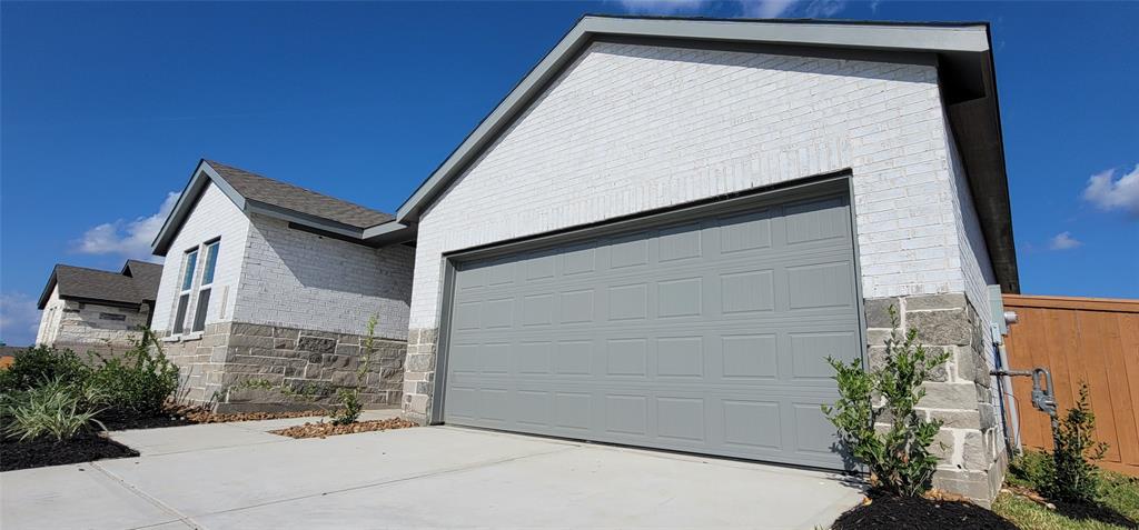 10619 Autumn Trace Drive, Beasley, Texas image 2