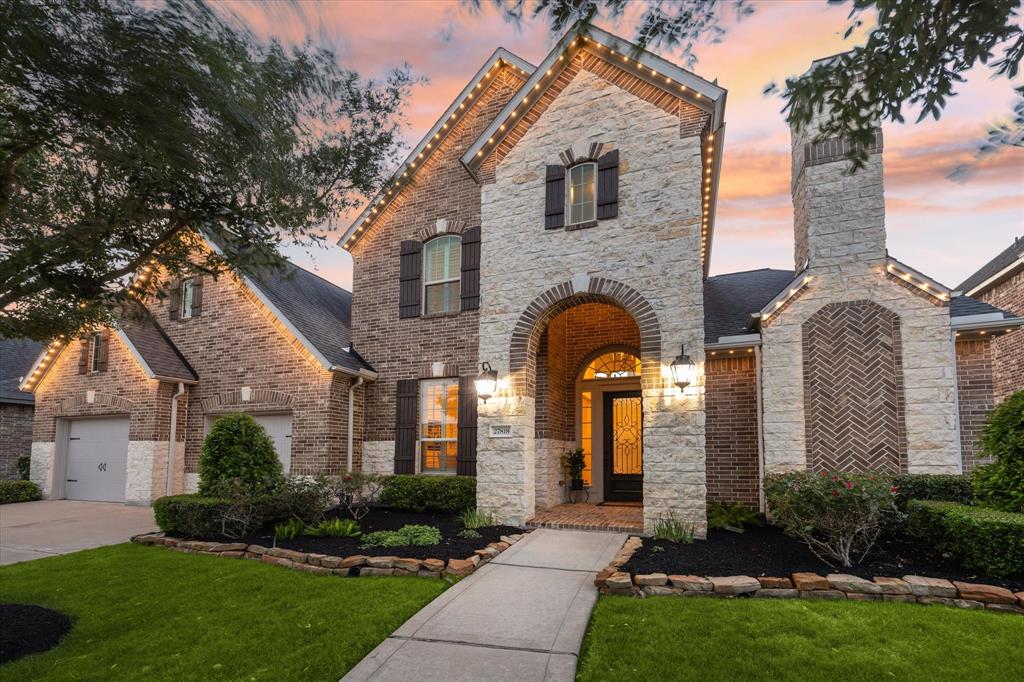 27818 Burnett Hills Lane, Fulshear, Texas image 4
