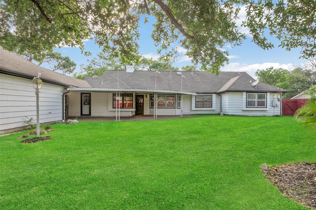 5108 Goose Creek Drive, Baytown, Texas image 5
