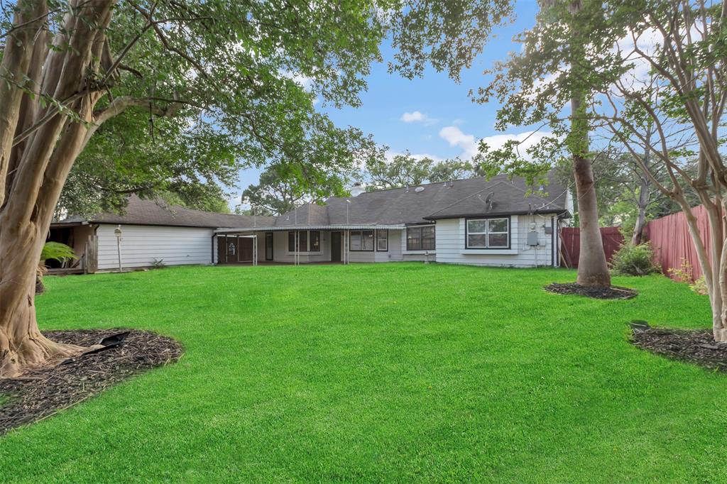 5108 Goose Creek Drive, Baytown, Texas image 4