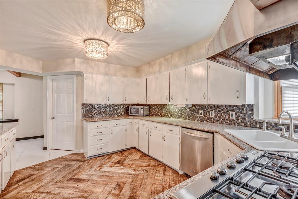 5108 Goose Creek Drive, Baytown, Texas image 7