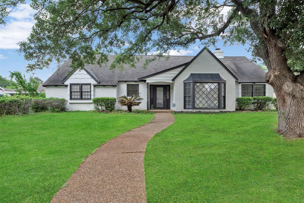 5108 Goose Creek Drive, Baytown, Texas image 2