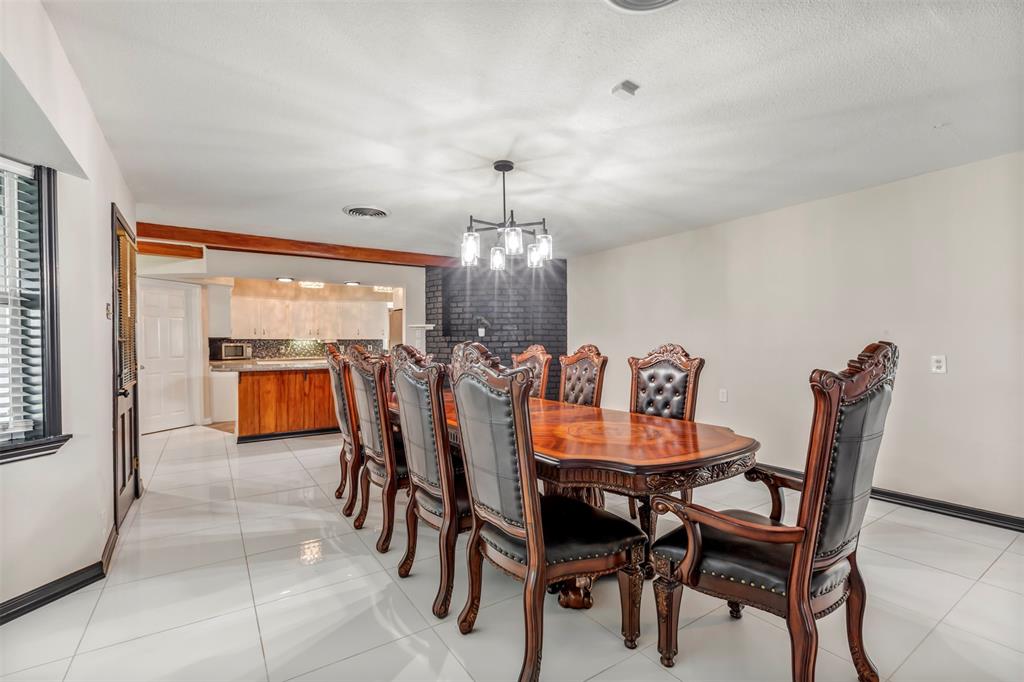 5108 Goose Creek Drive, Baytown, Texas image 14