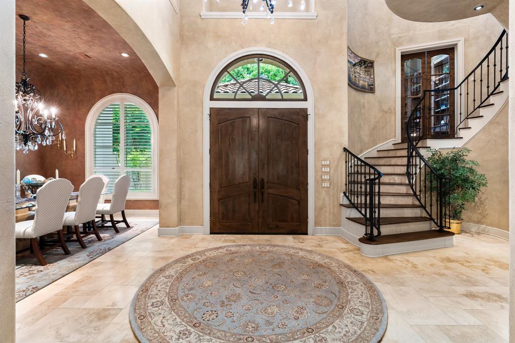 10 Maroon Creek Court