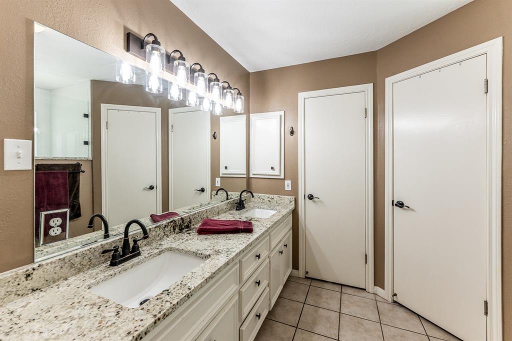 1430 River Oaks Drive, Huntsville, Texas image 17