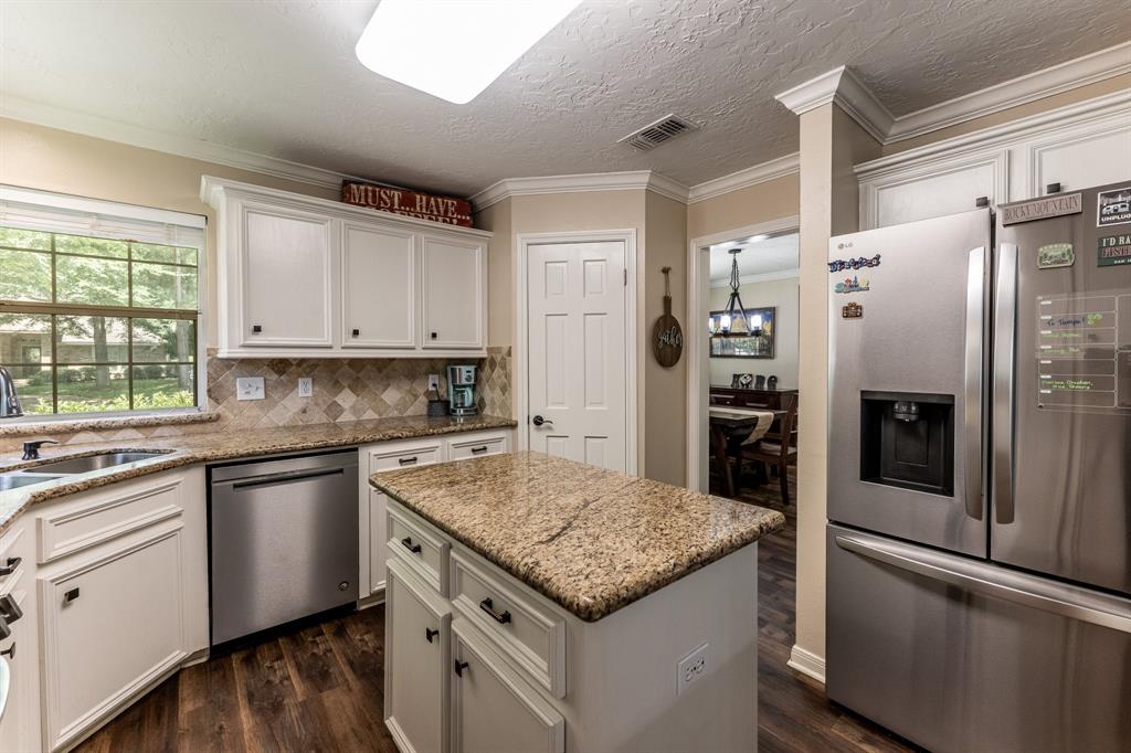 1430 River Oaks Drive, Huntsville, Texas image 10