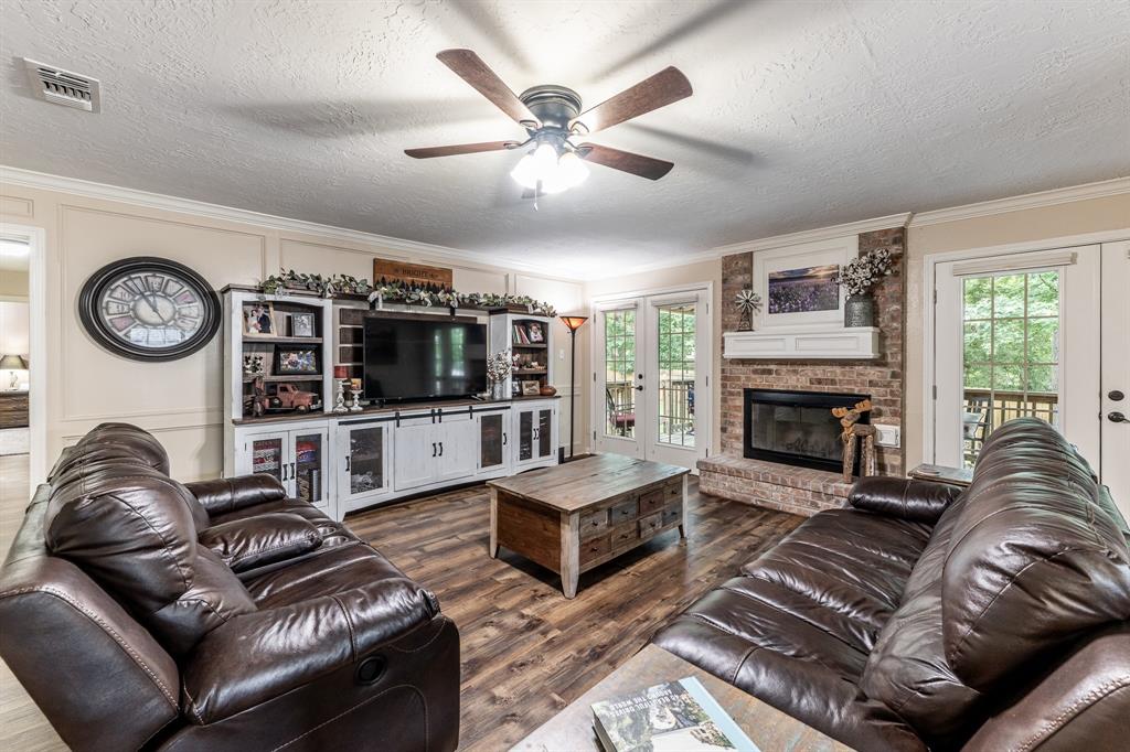 1430 River Oaks Drive, Huntsville, Texas image 4