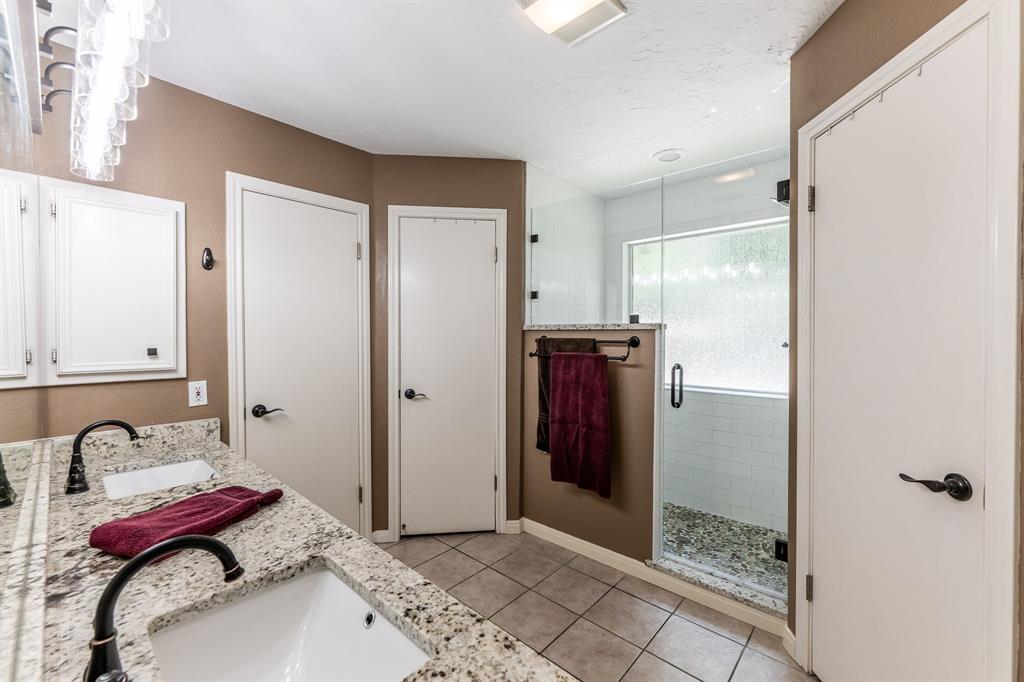 1430 River Oaks Drive, Huntsville, Texas image 18