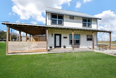2749 W Bayshore Drive Palacios TX 77465