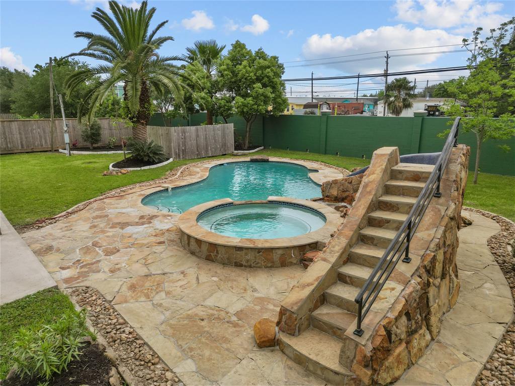 2564 E Bayshore Drive, San Leon, Texas image 10