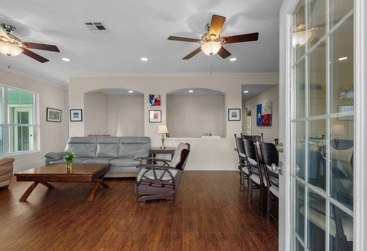 2564 E Bayshore Drive, San Leon, Texas image 11