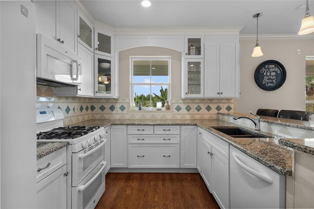 2564 E Bayshore Drive, San Leon, Texas image 18