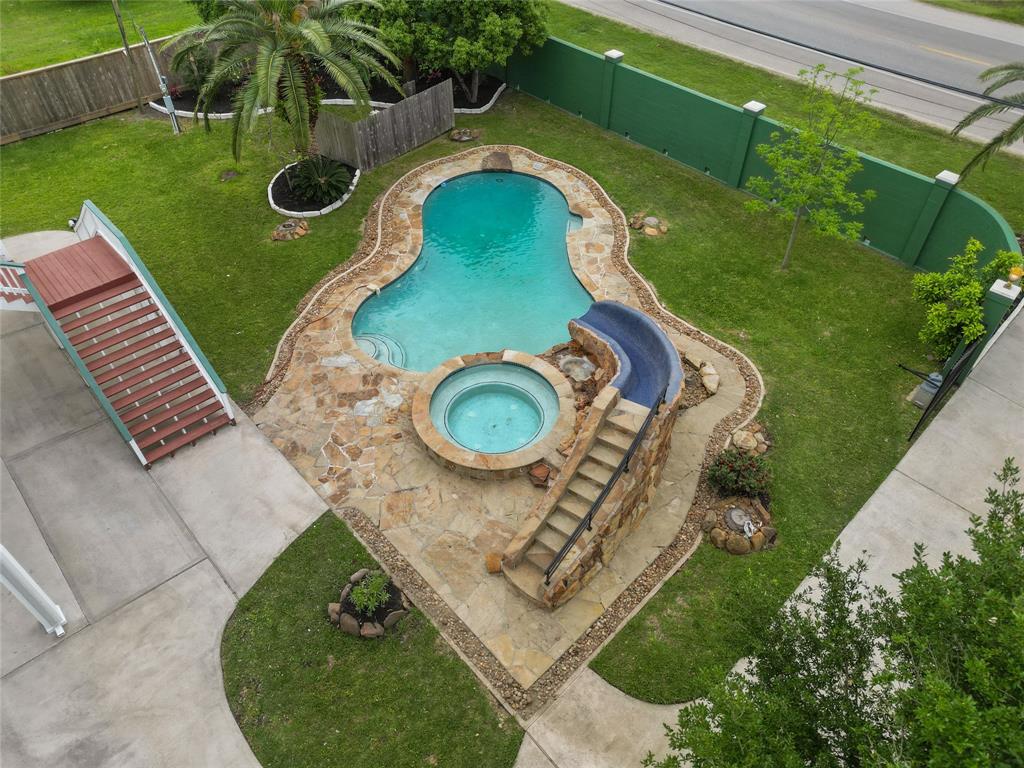 2564 E Bayshore Drive, San Leon, Texas image 9