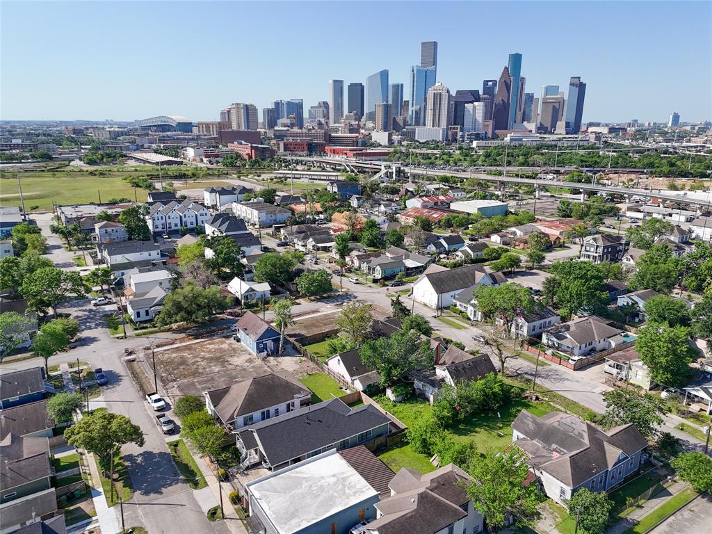 1709 Gentry Street, Houston, Texas image 29