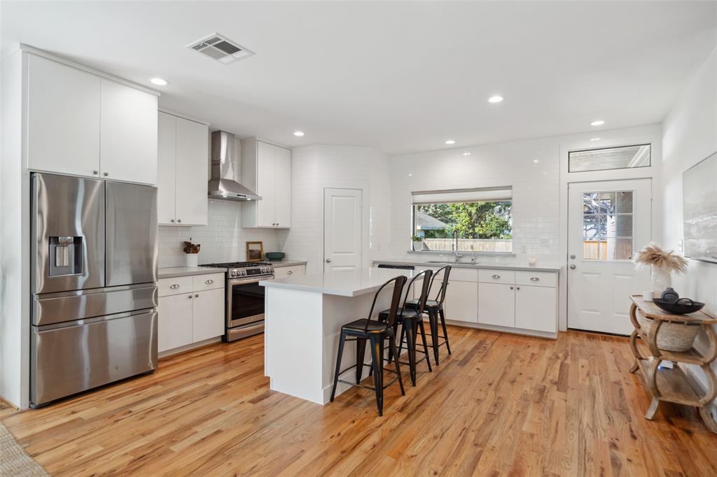 1709 Gentry Street, Houston, Texas image 8