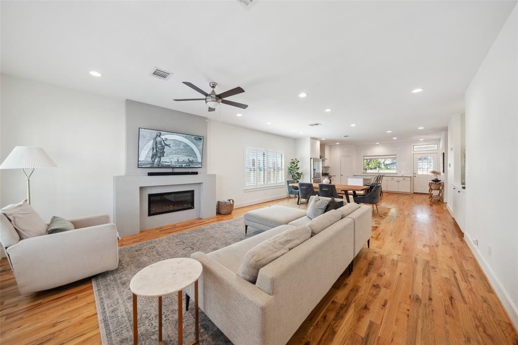 1709 Gentry Street, Houston, Texas image 2