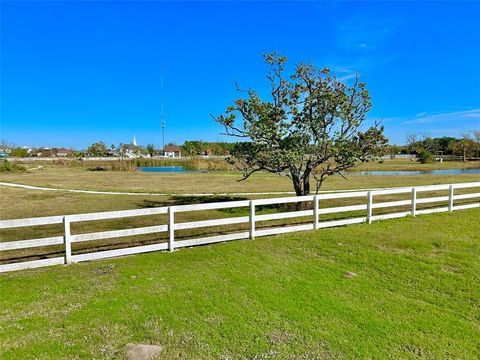 Single Family Residence in San Leon TX 2888 Avenue H 16.jpg